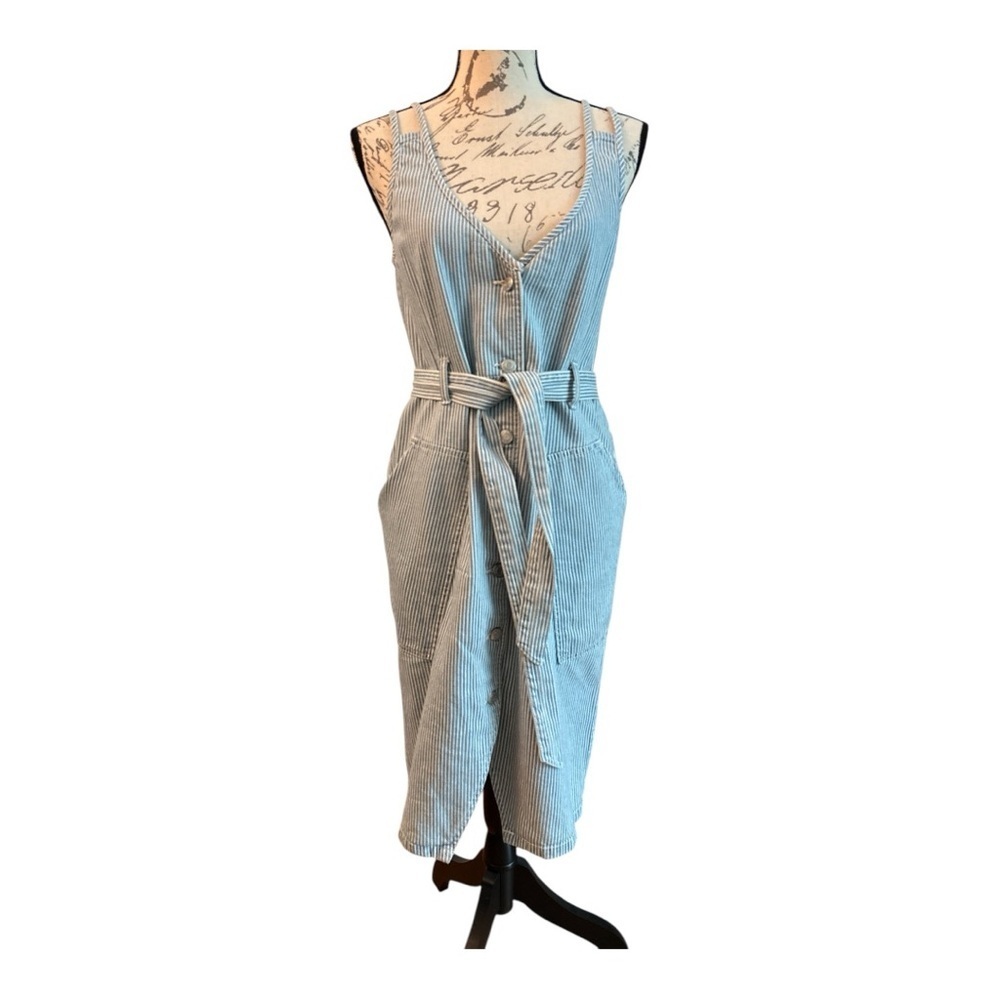 OAT dress, jumper style, spaghetti straps , belted, sheath cut. M, denim stripe - Picture 4 of 9